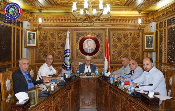 The Committee discussed the stone, marble and granite during its periodic meeting held at the headquarters of the Damascus Chamber of Industry and its countryside headed by Mr. Adnan Saour